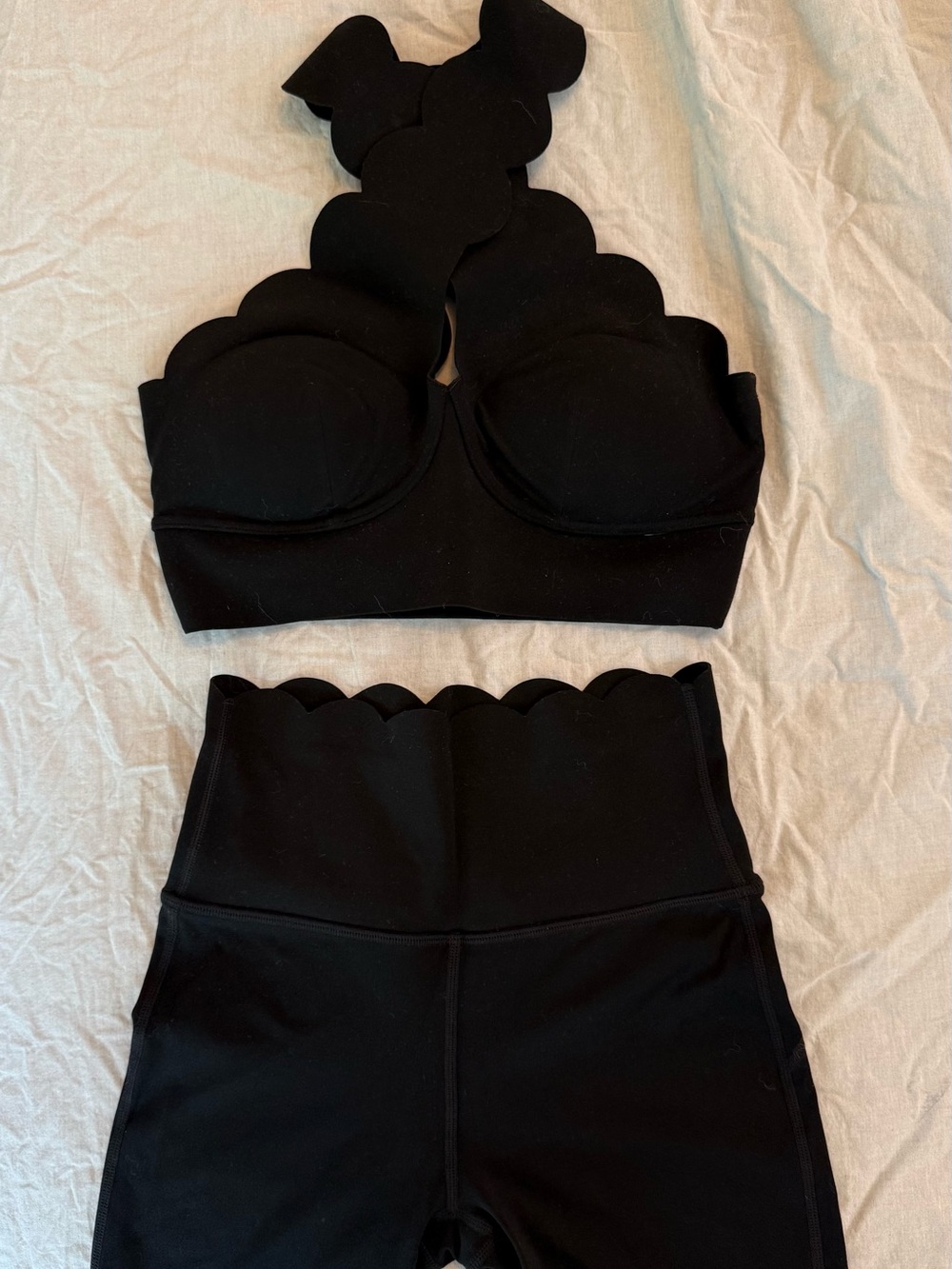 WISKII HIGH-WAIST BIKER short and CRISSCROSS BRA (set) - Picture 3 of 4